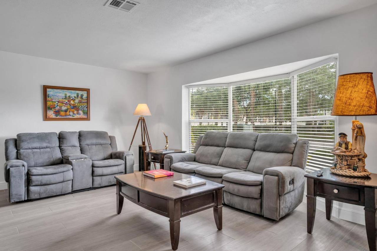 4 Bd Near Beach Spacious Solar Heated Pool Waterfront Home ポンパノビーチ エクステリア 写真