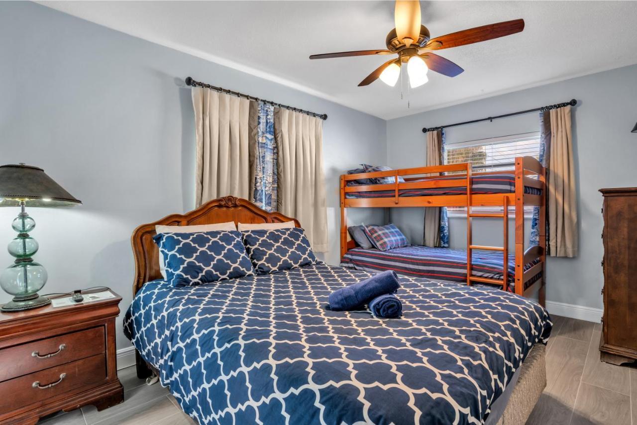 4 Bd Near Beach Spacious Solar Heated Pool Waterfront Home ポンパノビーチ エクステリア 写真