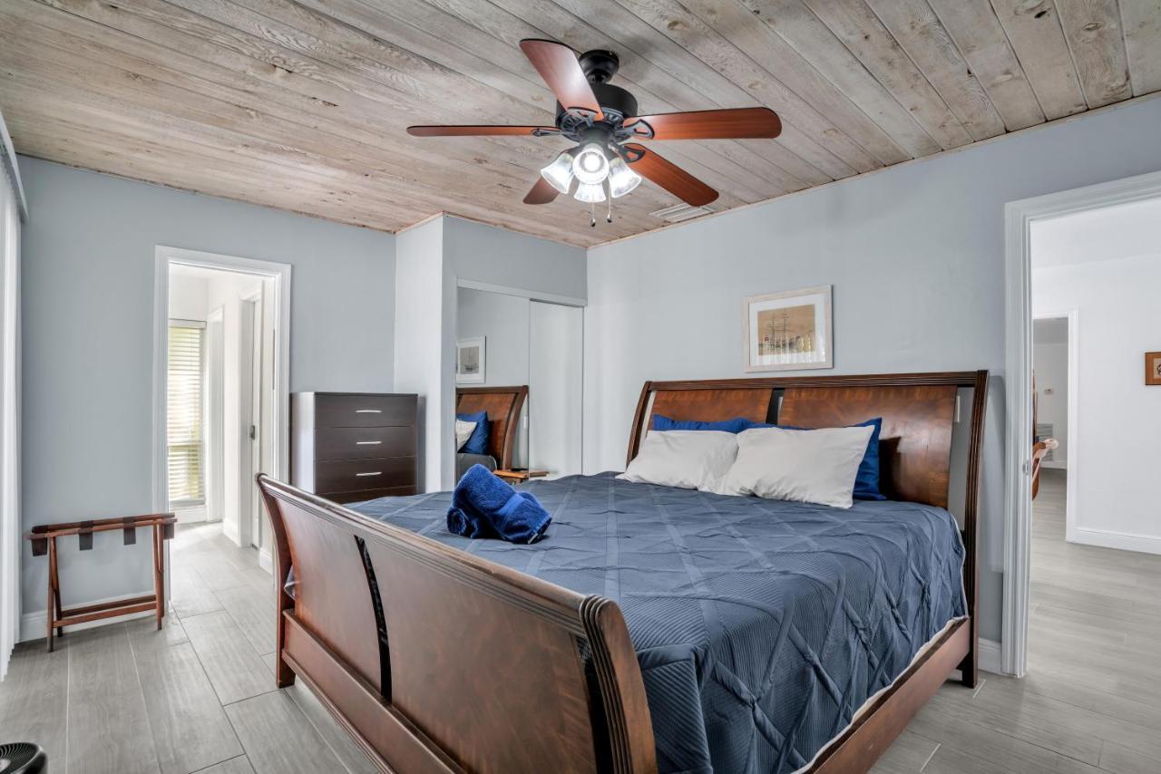 4 Bd Near Beach Spacious Solar Heated Pool Waterfront Home ポンパノビーチ エクステリア 写真