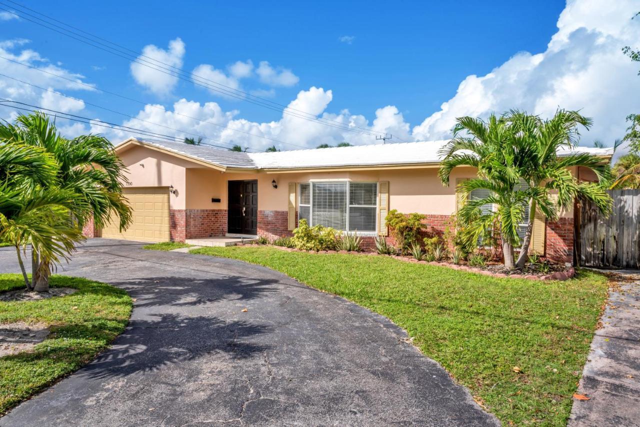 4 Bd Near Beach Spacious Solar Heated Pool Waterfront Home ポンパノビーチ エクステリア 写真