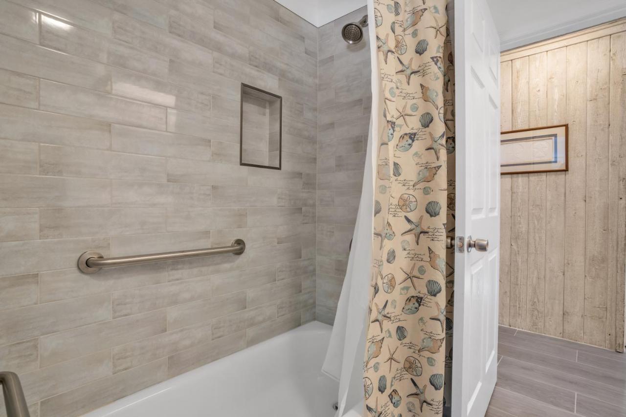 4 Bd Near Beach Spacious Solar Heated Pool Waterfront Home ポンパノビーチ エクステリア 写真