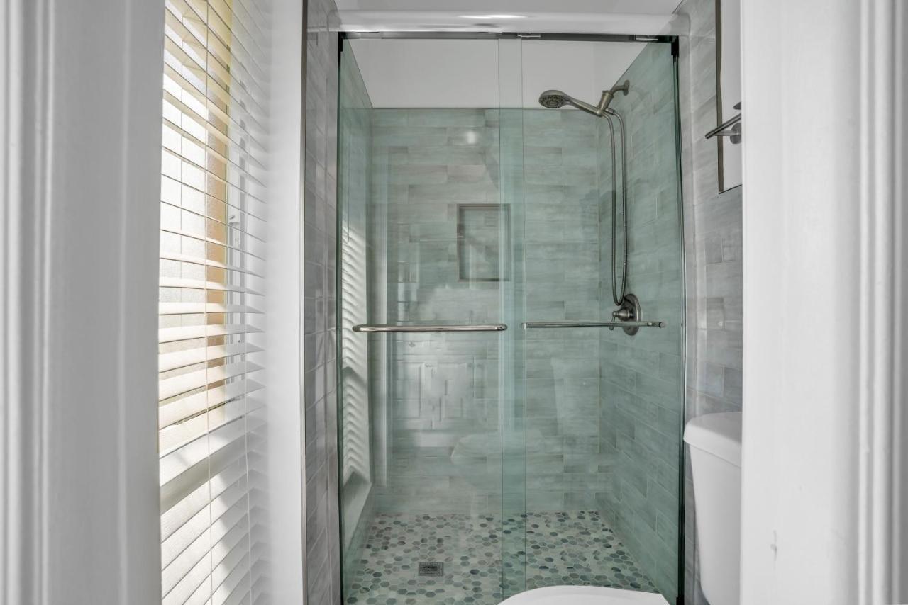 4 Bd Near Beach Spacious Solar Heated Pool Waterfront Home ポンパノビーチ エクステリア 写真