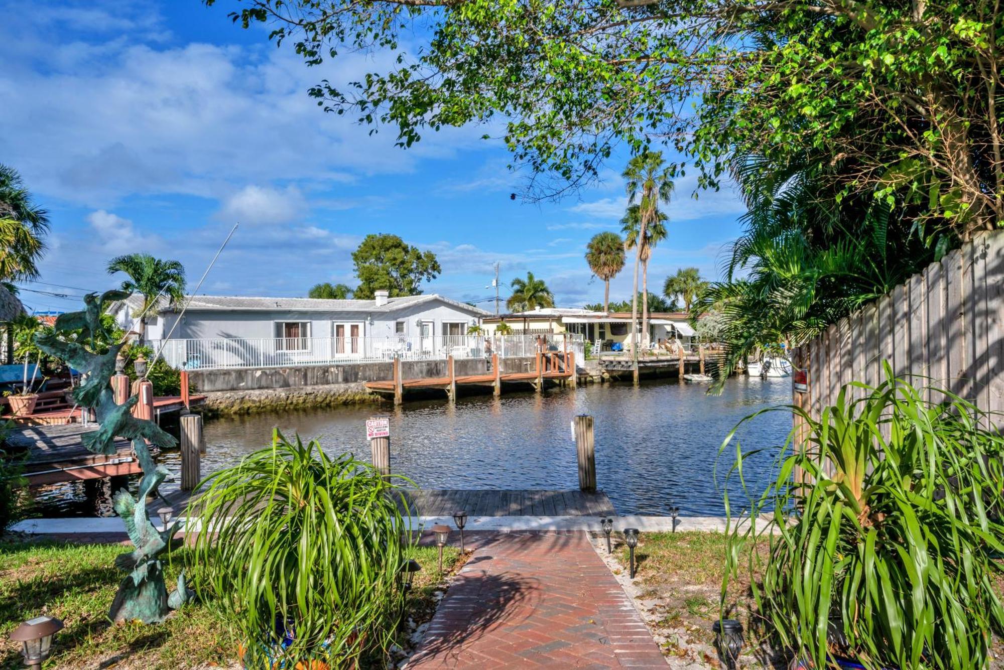 4 Bd Near Beach Spacious Solar Heated Pool Waterfront Home ポンパノビーチ エクステリア 写真